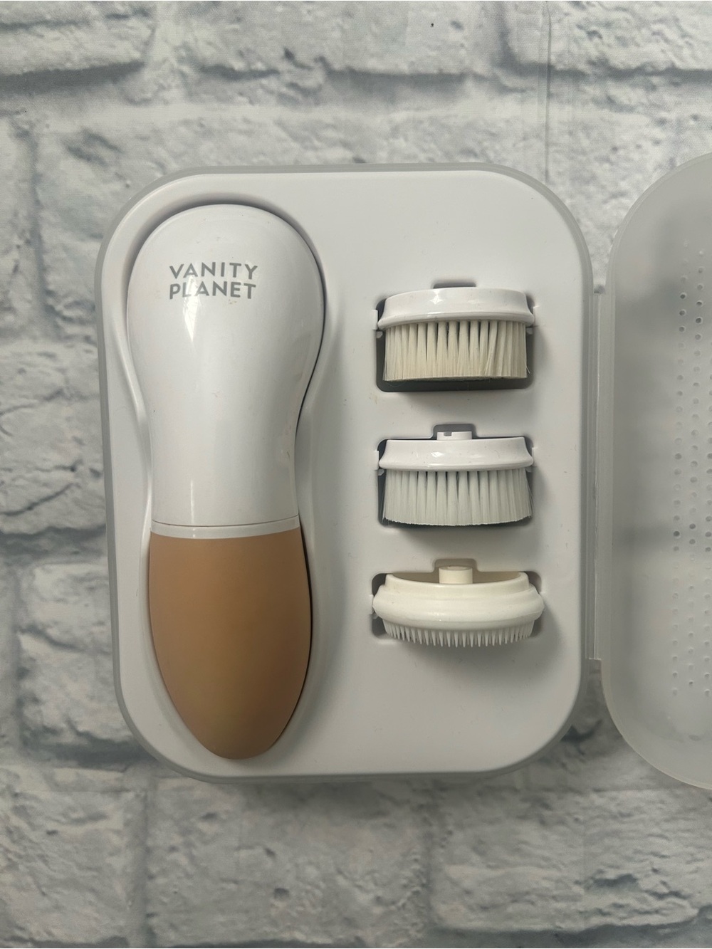 Vanity Planet Facial Cleansing Brush - White & Tan